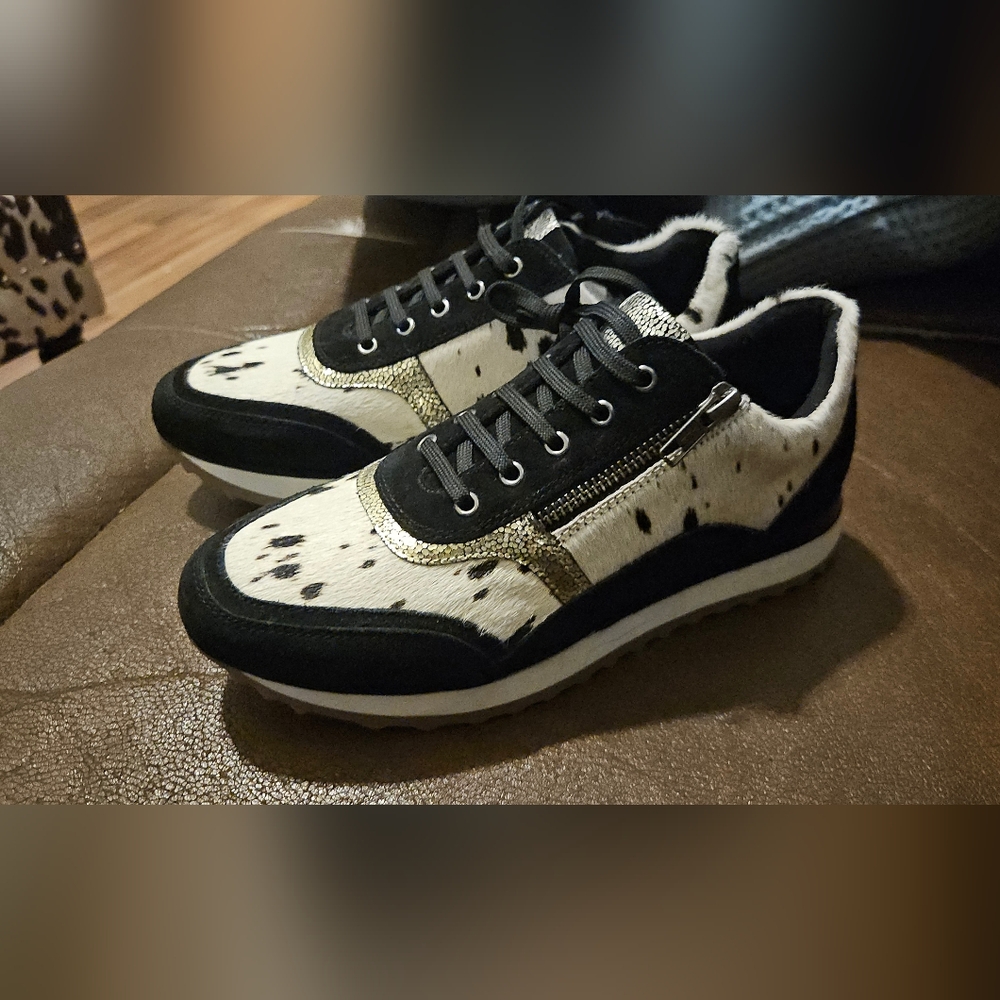 Myra tennis shoes